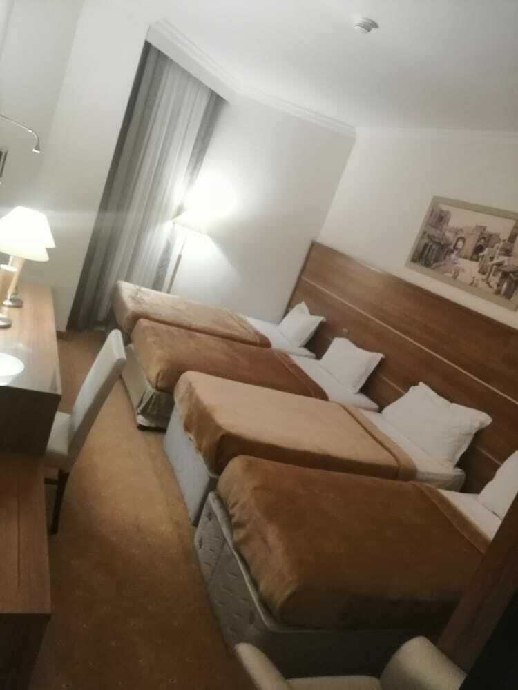 Hotel Golden Tulip Al Mektan