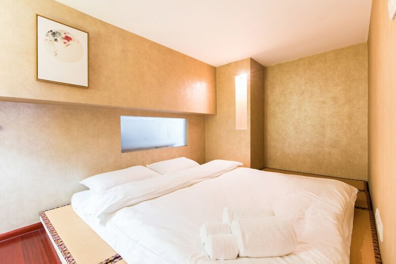 Summer Flower Apartment