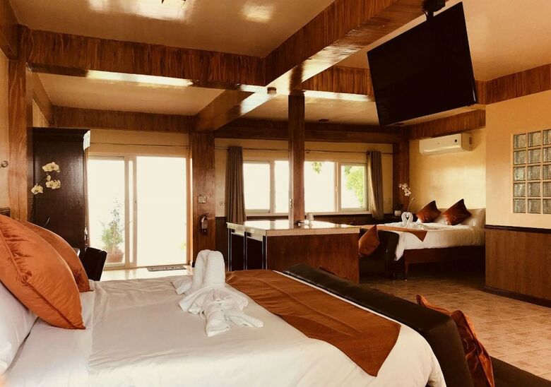 Villa Monkey Beach Dive Resort