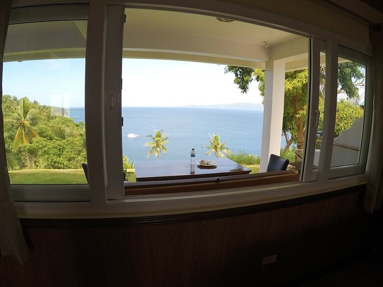 Villa Monkey Beach Dive Resort