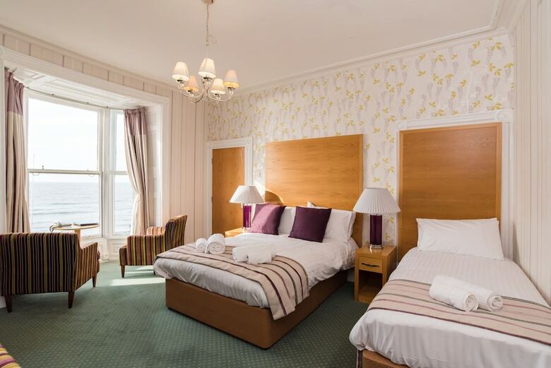 Gwesty'r Marine Hotel & Spa