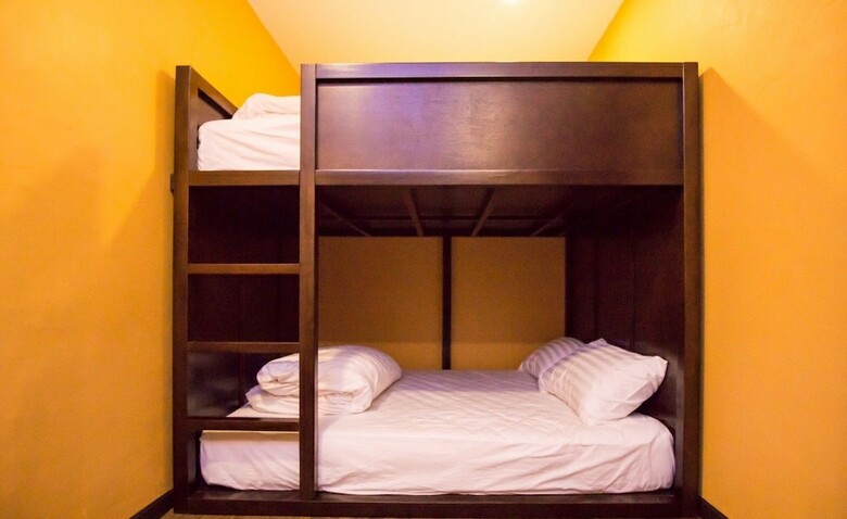 Hostal Click Hostel