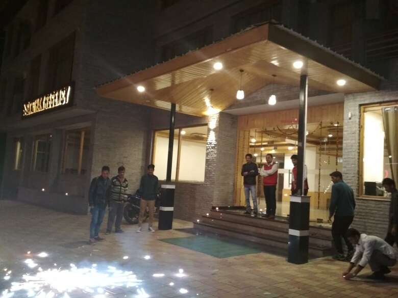 Hotel Sarthak Regency