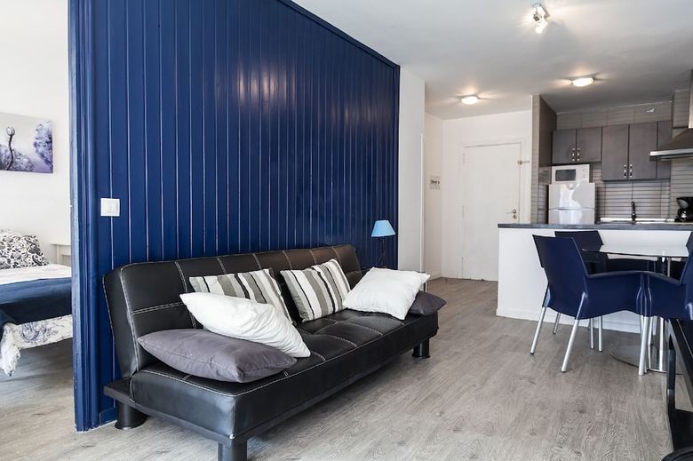 Uhc Novelty Apartments