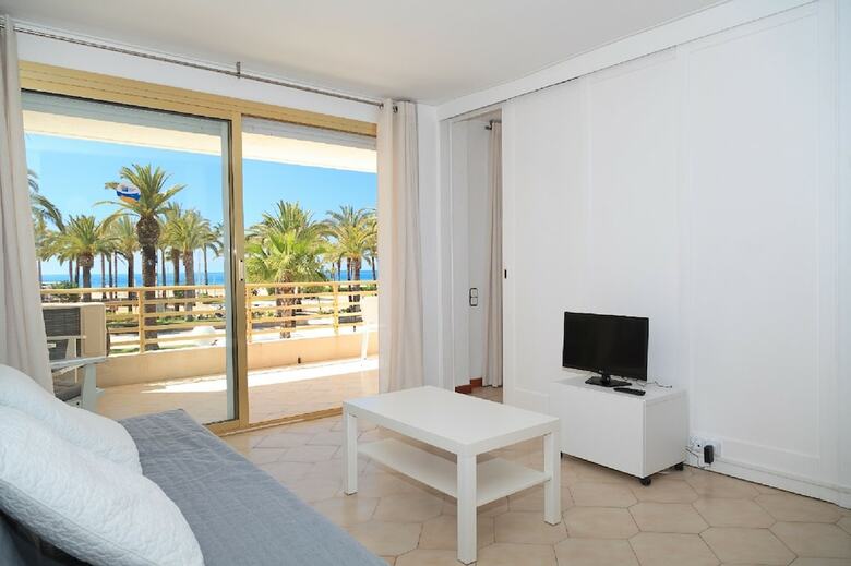 Uhc Novelty Apartments