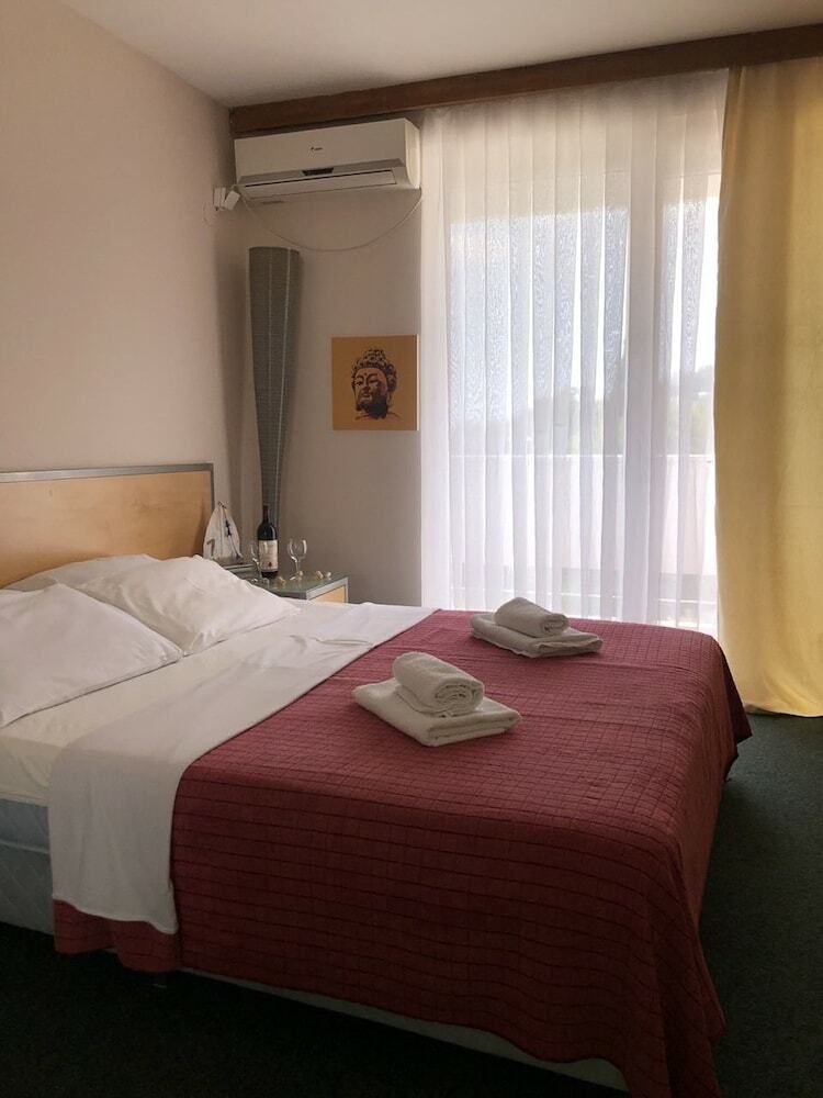 Bip Hotel