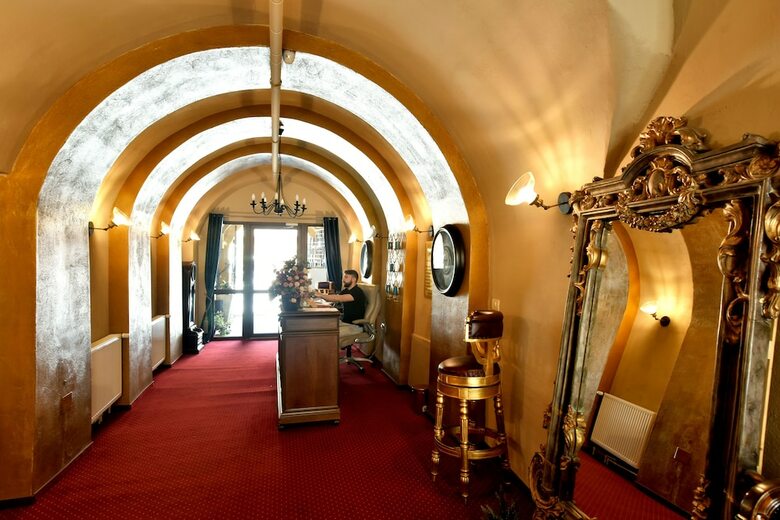 Hotel Safrano Palace