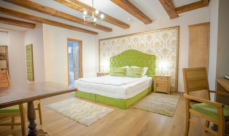Hotel Safrano Palace