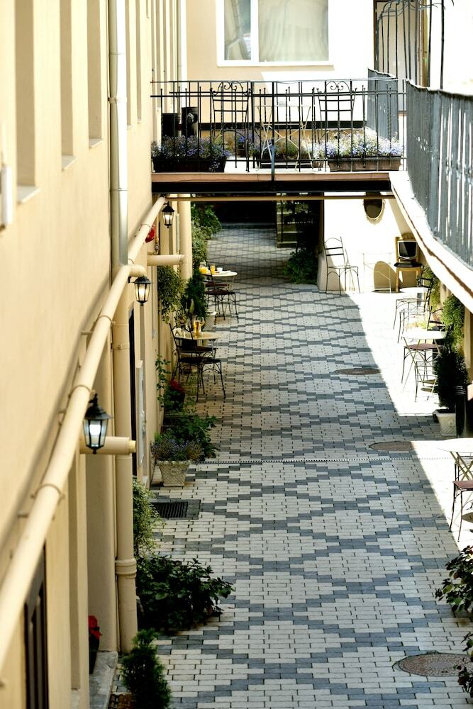 Hotel Safrano Palace