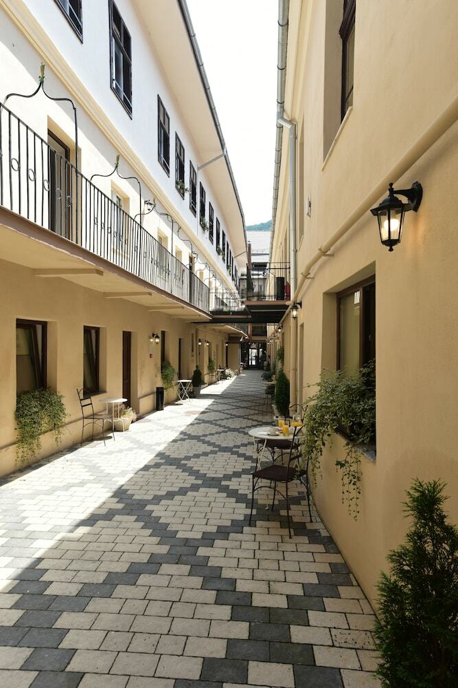 Hotel Safrano Palace