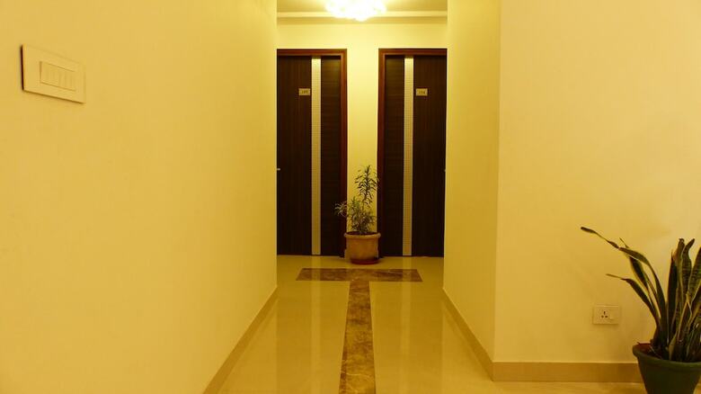 Hotel Sai Village Cyber Park