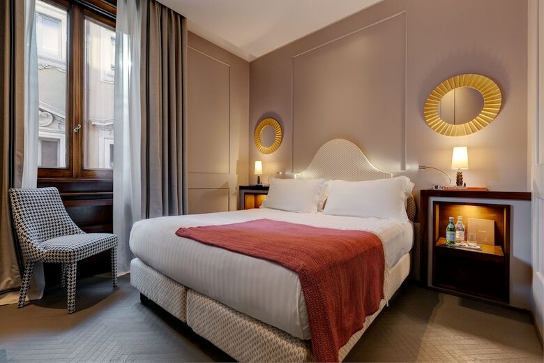 Singer Palace Hotel