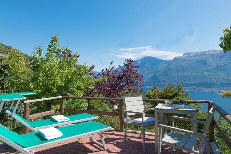 Village Hotel Lucia