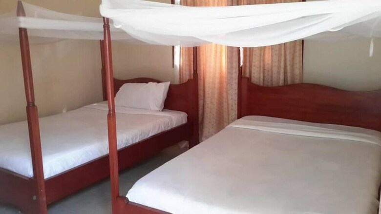 Hotel Kabalega Resort