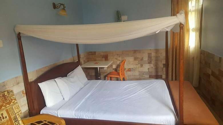 Hotel Kabalega Resort
