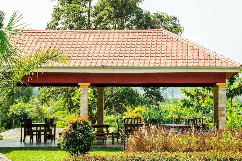 Hotel Kabalega Resort
