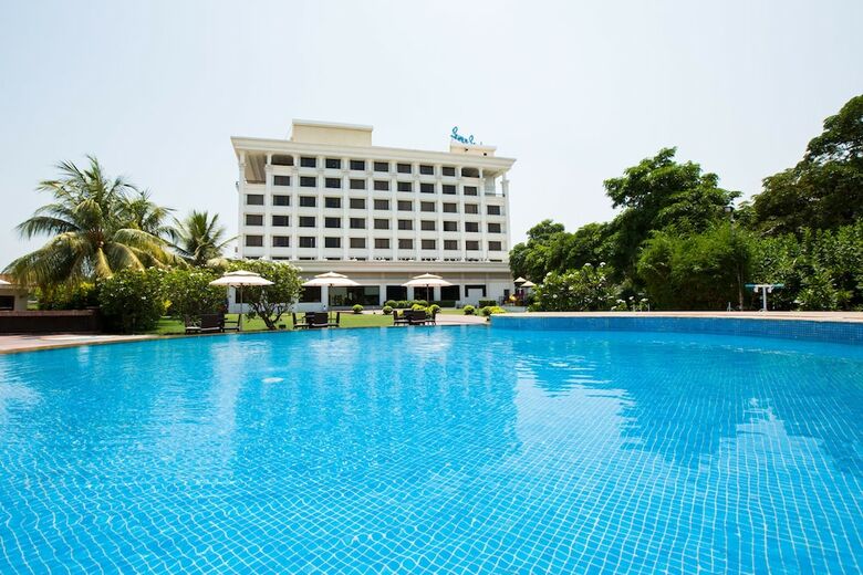 Hotel Sun N Sand Shirdi