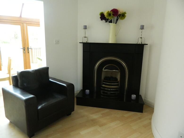 Hookless Holiday Homes