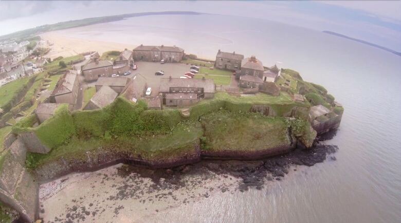 Hookless Holiday Homes