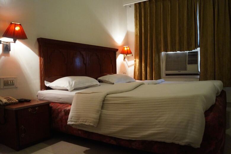 Mohan Hotel