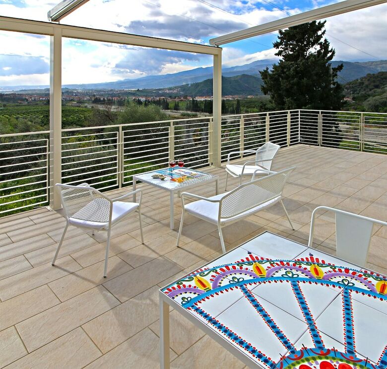 Hotel Sik� Holiday Home