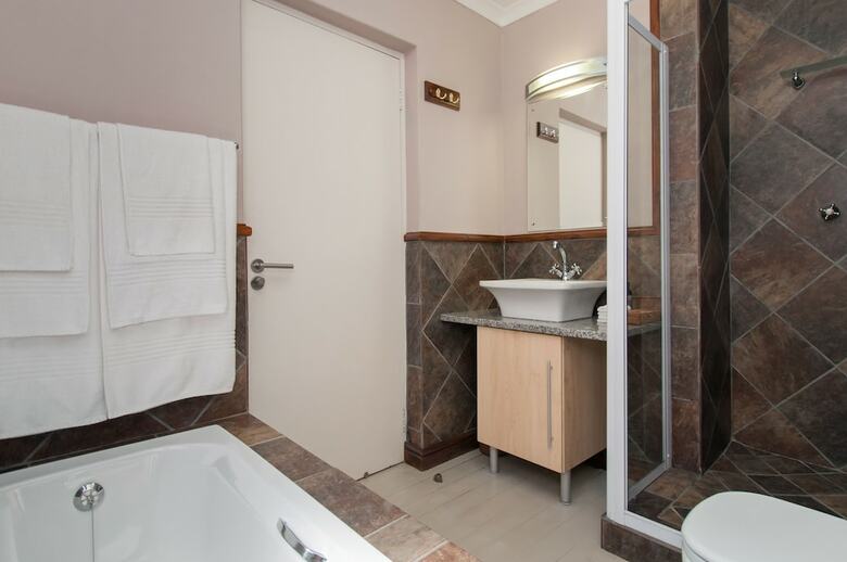 Hotel Whale Away Guest House