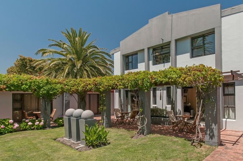 Hotel Whale Away Guest House