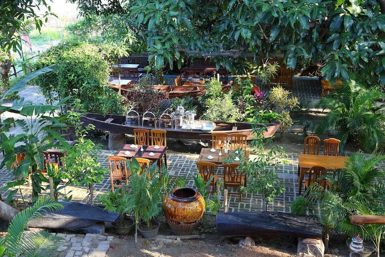 Hotel Salay River View Inn