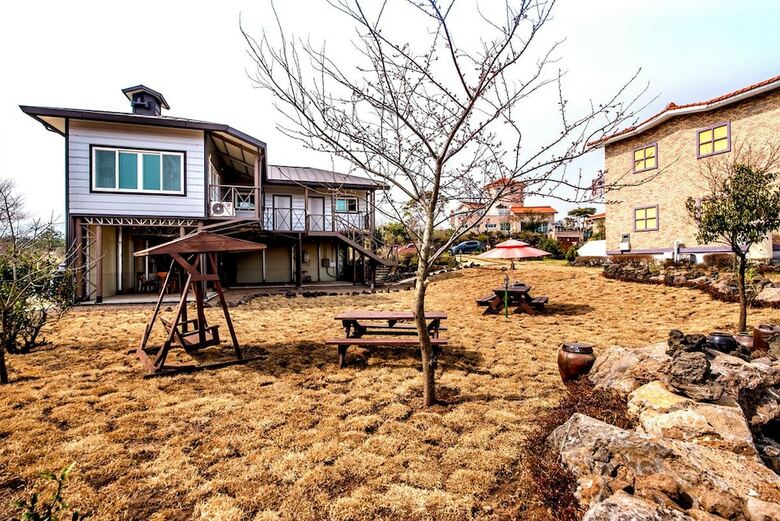 Pension Jeju Myung House