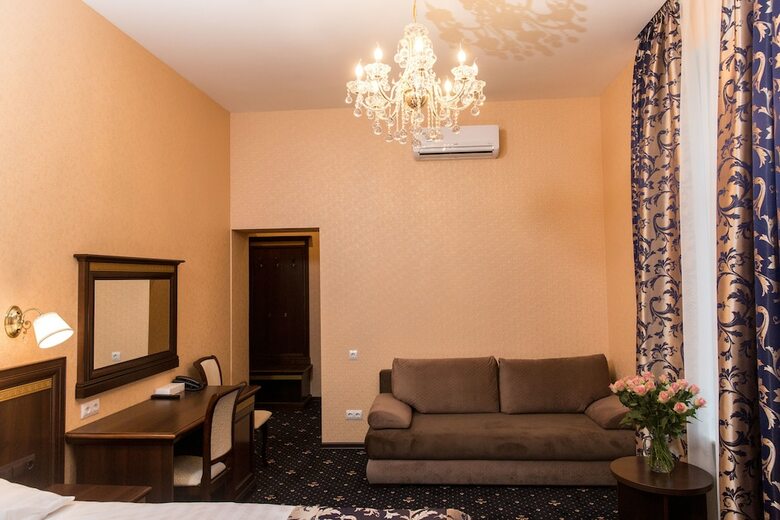 Sapphire Hotel