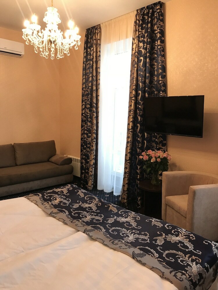 Sapphire Hotel