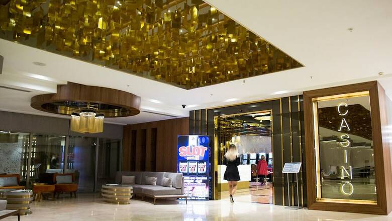 Malpas Hotel & Casino