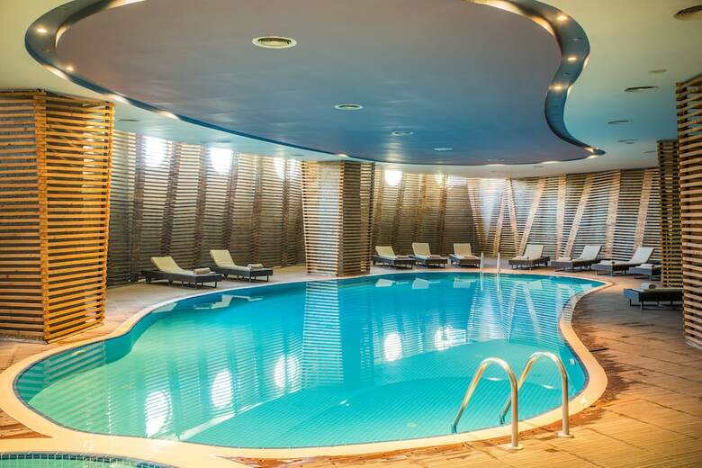 Malpas Hotel & Casino