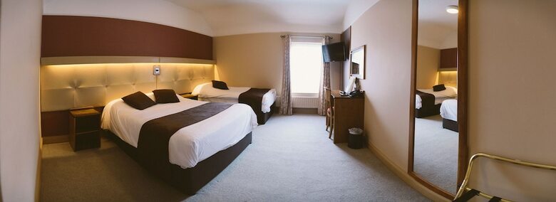 Farnham Arms Hotel
