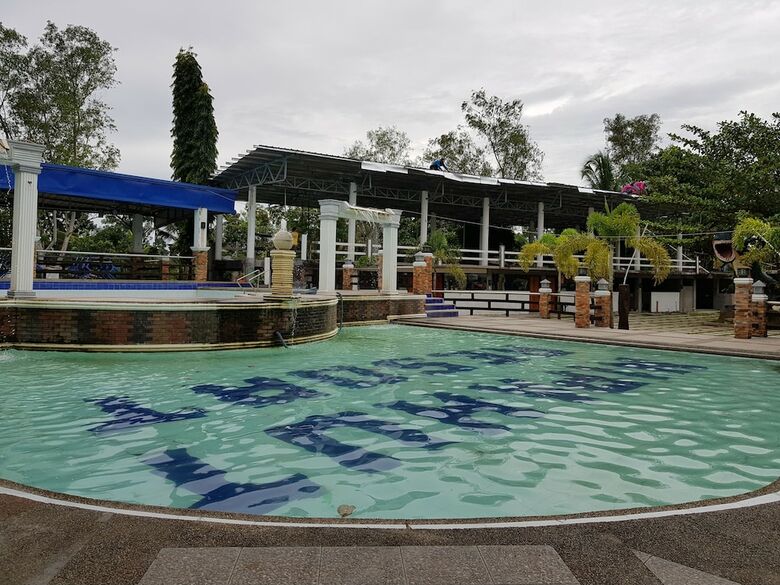 Hotel Nipa Hut Resort