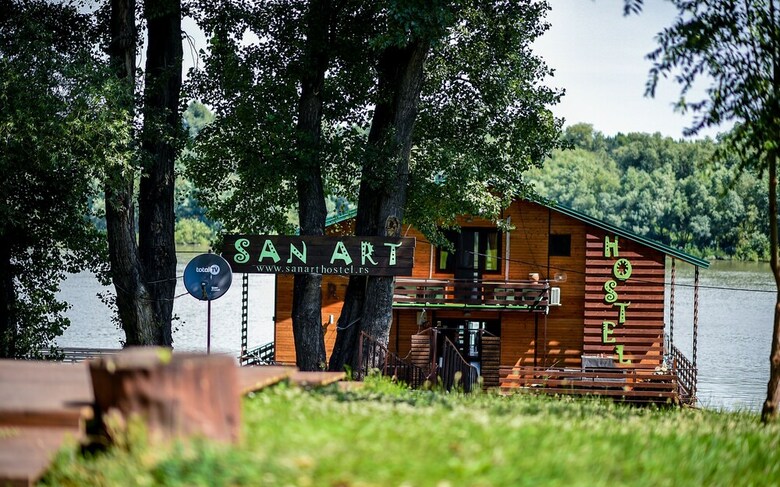 Hostal San Art Floating Hostel&apartments