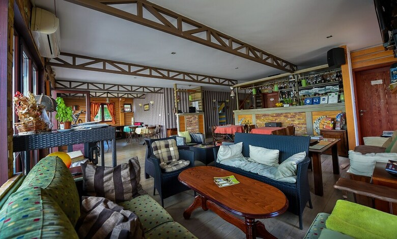 Hostal San Art Floating Hostel&apartments