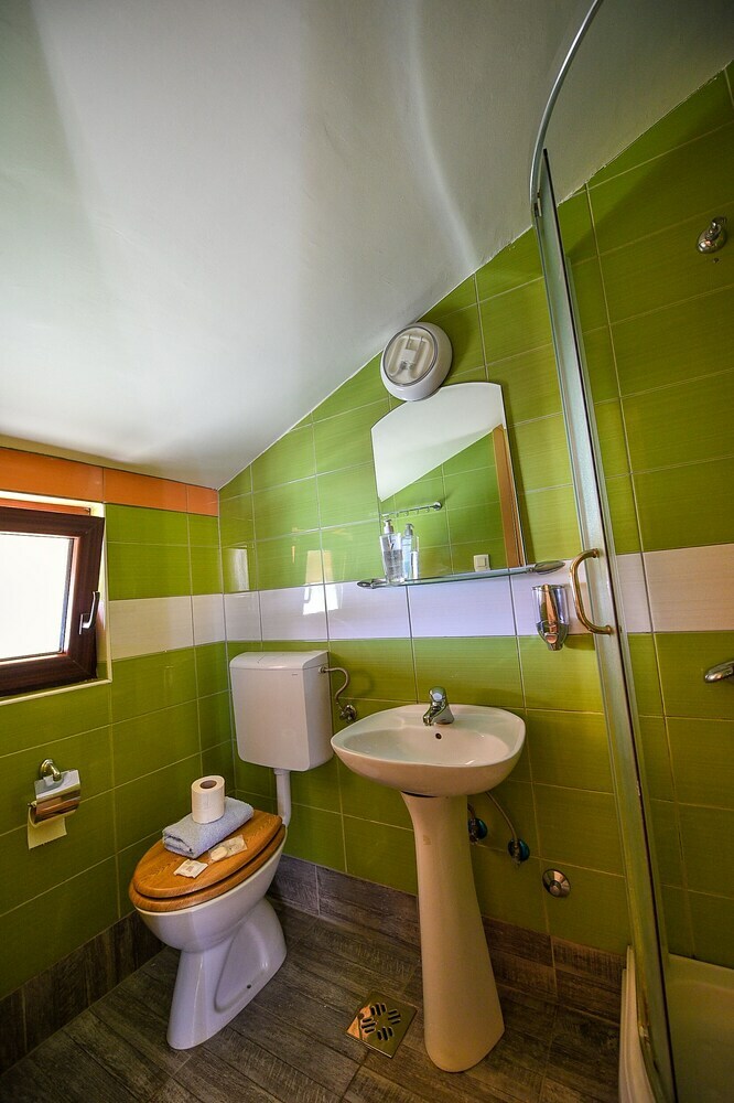 Hostal San Art Floating Hostel&apartments