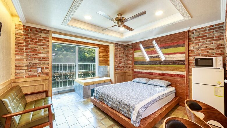 Gyeongju Rosso House Pension