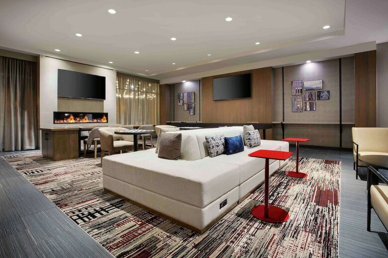 Hotel Doubletree By Hilton Chicago Midway Airport