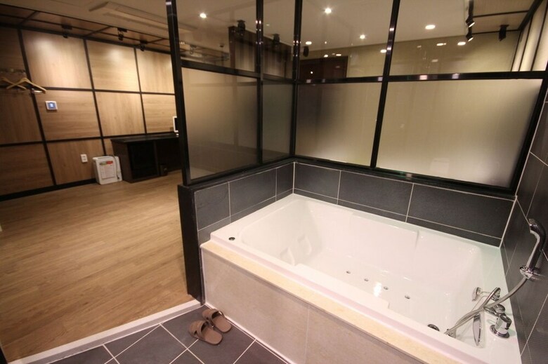 Mu Hotel