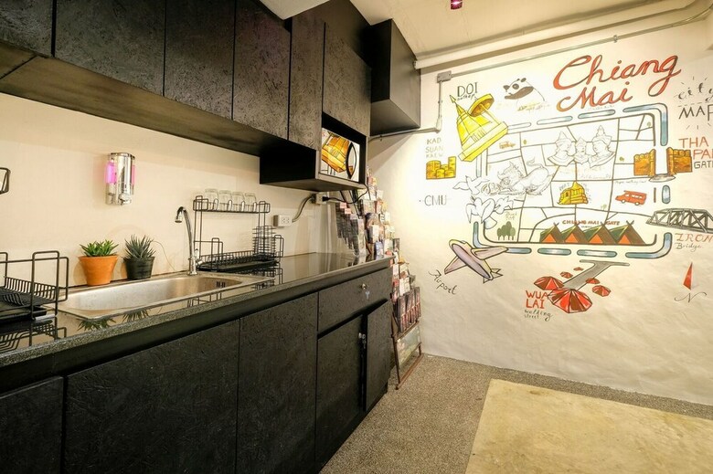 Hostal Salee Hostel