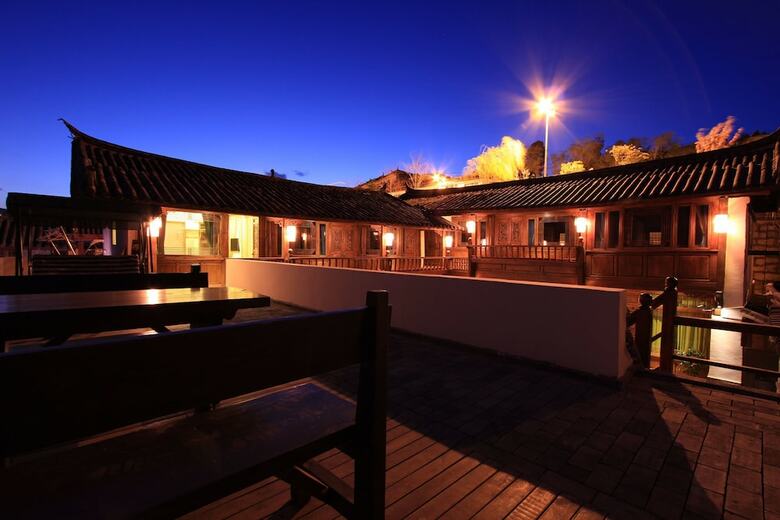 Hotel Village Green Inn