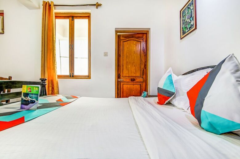 Hotel Fabexpress Barday's Inn