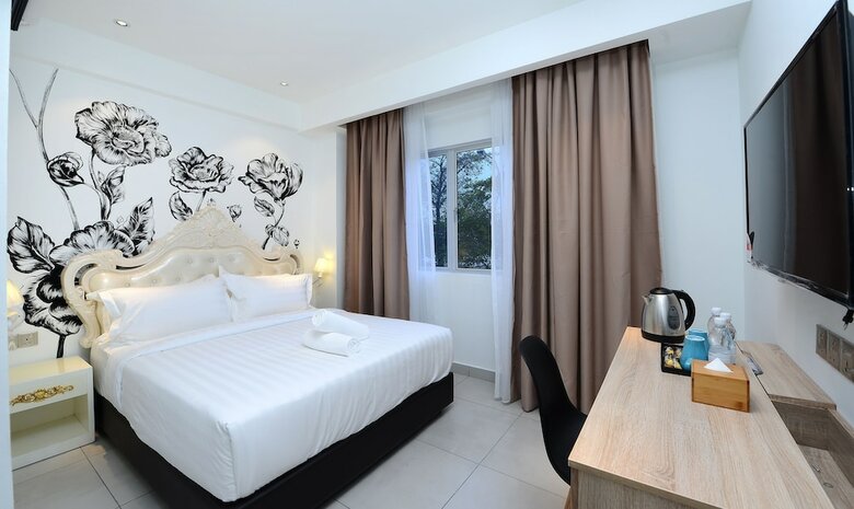 Hotel De Art Usj 21