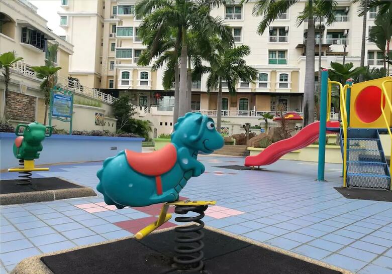 Apartamentos Luxurious Condo Near Gurney