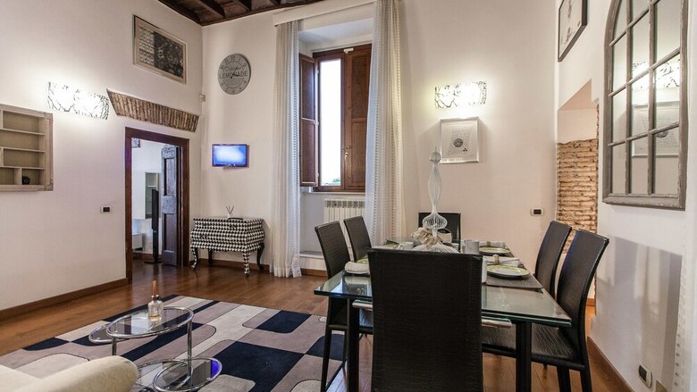 Apartamento Rental In Rome Pellegrino Luxury