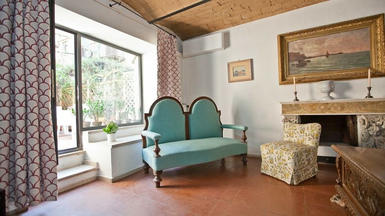 Apartamento Rental In Rome Arco Ciambella Studio