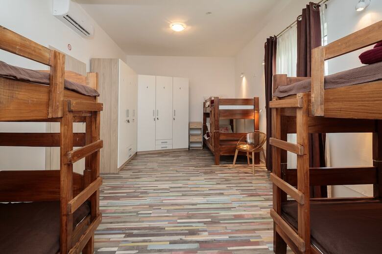 Hostal Hostel ?aki?