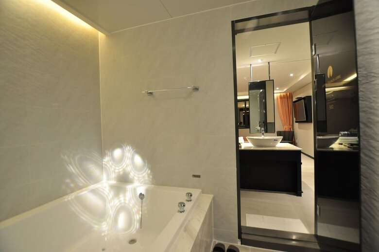 French Code Hotel